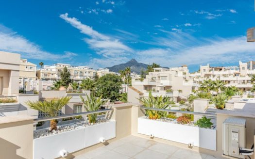 3 bedrooms Penthouse in Nueva Andalucia