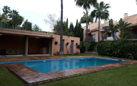 4 bedrooms Townhouse in Nueva Andalucia