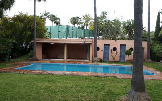 4 bedrooms Townhouse in Nueva Andalucia