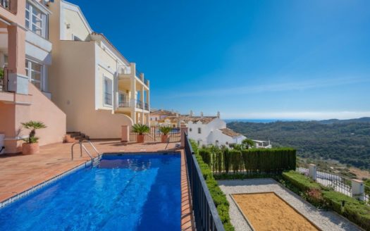 Villa de 4 dormitorios en Benahavis