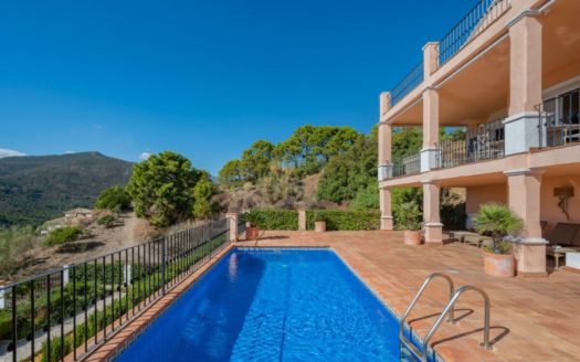 Villa de 4 dormitorios en Benahavis
