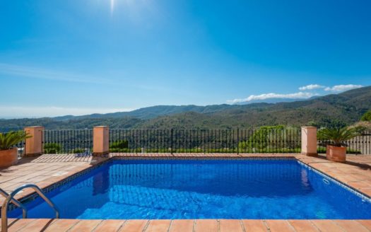 Villa de 4 dormitorios en Benahavis