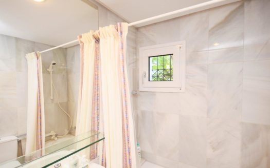 Apartamento de 2 dormitorios en Alhambra del Mar