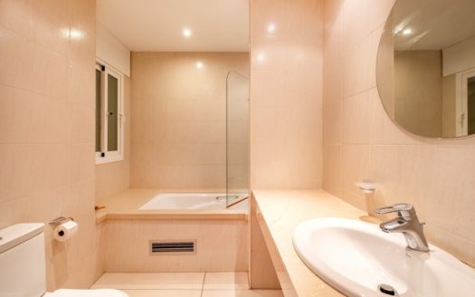 5 bedrooms Villa in Nueva Andalucia