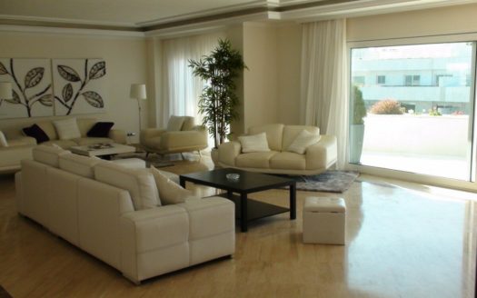 4 bedrooms Penthouse in Nueva Andalucia