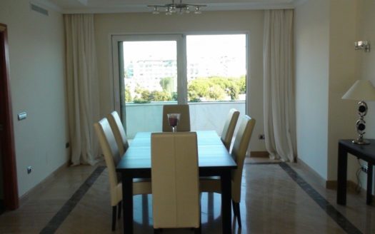 4 bedrooms Penthouse in Nueva Andalucia