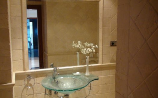 4 bedrooms Penthouse in Nueva Andalucia