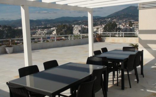 4 bedrooms Penthouse in Nueva Andalucia