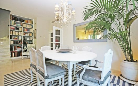 5 bedrooms Villa in Nueva Andalucia