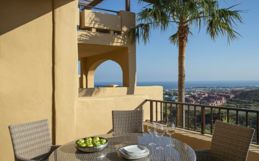 Apartamento de 3 dormitorios en Benahavis