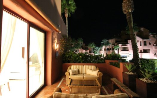 Ático de 3 dormitorios en Nueva Milla de Oro