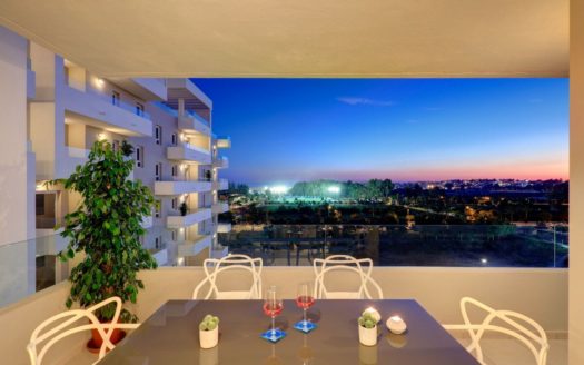 2 bedrooms Penthouse in Nueva Andalucia