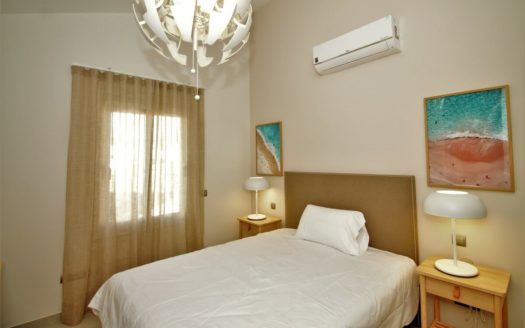 Villa de 4 dormitorios en Nueva Milla de Oro