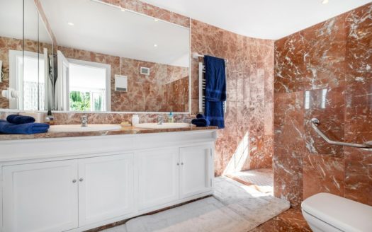 Villa de 4 dormitorios en Milla de Oro