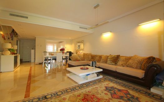 3 bedrooms Townhouse in Milla de Oro