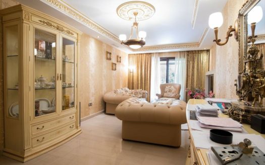 4 bedrooms Apartment in Medina de Banús