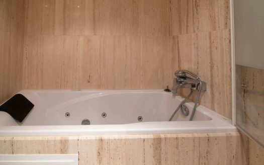 4 bedrooms Apartment in Medina de Banús