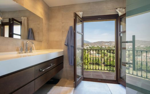 Villa de 5 dormitorios en El Herrojo Alto