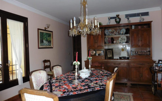 Villa de 4 dormitorios en Lomas de la Quinta