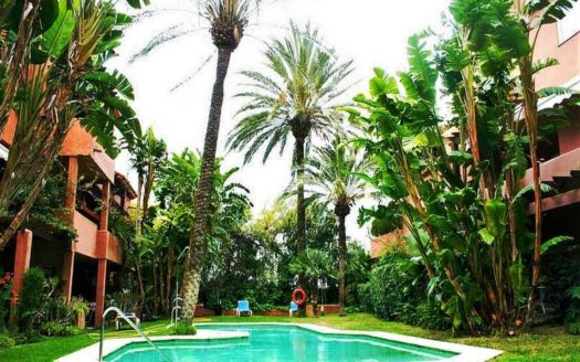 Ático de 2 dormitorios en Milla de Oro