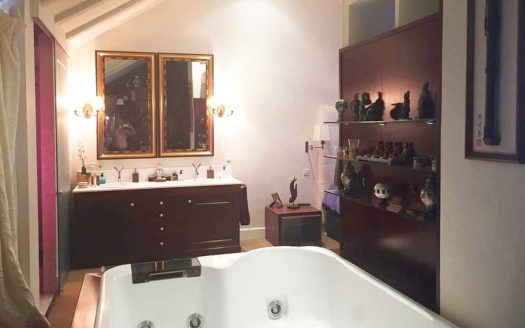 Ático de 2 dormitorios en Milla de Oro