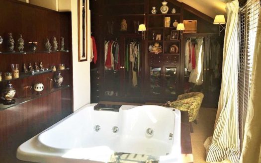 Ático de 2 dormitorios en Milla de Oro