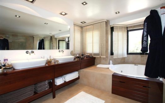 6 bedrooms Villa in Nueva Andalucia