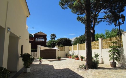 Villa de 6 dormitorios en Nueva Andalucia
