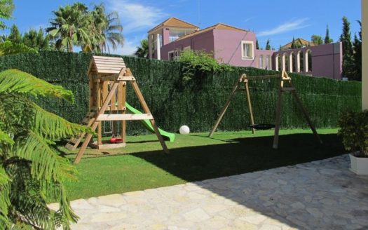 Villa de 6 dormitorios en Nueva Andalucia