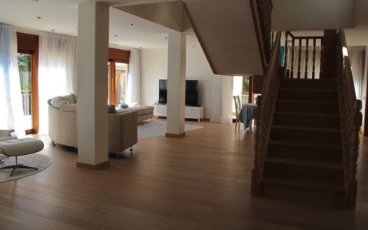 Villa de 6 dormitorios en Nueva Andalucia