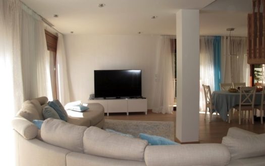 Villa de 6 dormitorios en Nueva Andalucia