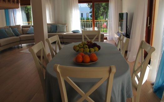 Villa de 6 dormitorios en Nueva Andalucia