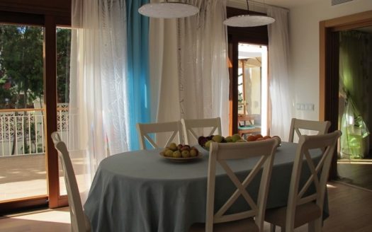Villa de 6 dormitorios en Nueva Andalucia
