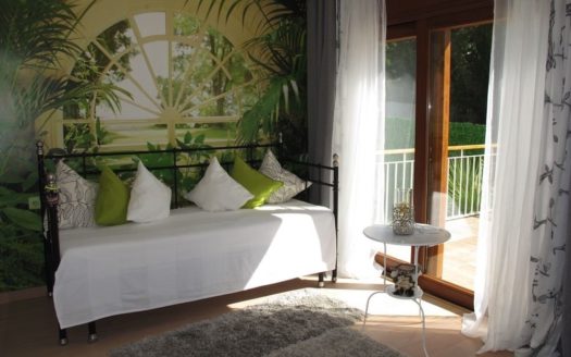 Villa de 6 dormitorios en Nueva Andalucia