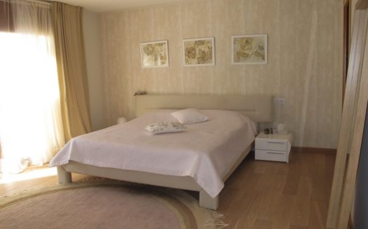 Villa de 6 dormitorios en Nueva Andalucia