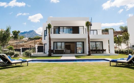 Villa de 5 dormitorios en Nueva Andalucia