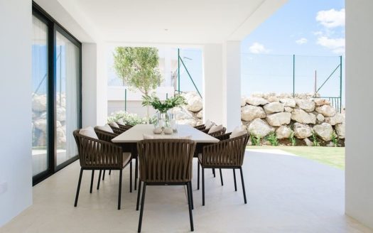 Villa de 5 dormitorios en Nueva Andalucia