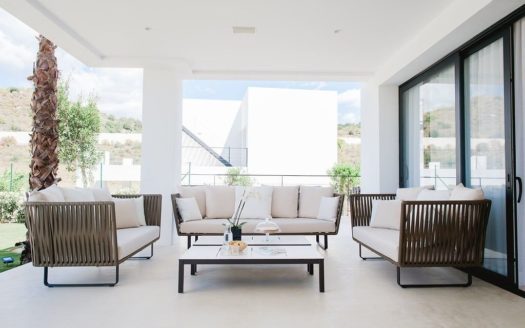 Villa de 5 dormitorios en Nueva Andalucia