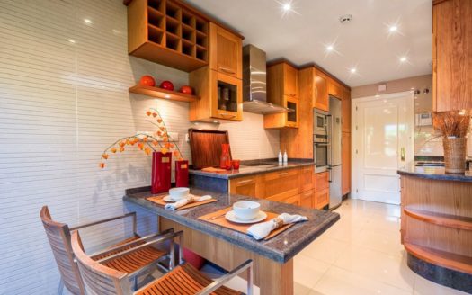 Apartamento de 3 dormitorios en Nueva Andalucia