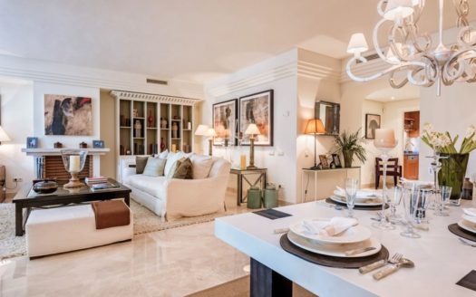 Apartamento de 3 dormitorios en Nueva Andalucia