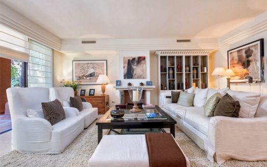 Apartamento de 3 dormitorios en Nueva Andalucia