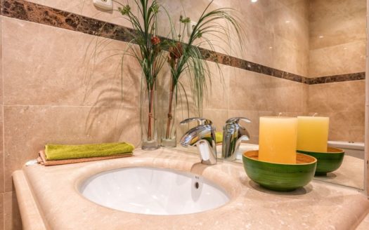 Apartamento de 3 dormitorios en Nueva Andalucia