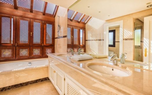 Apartamento de 3 dormitorios en Nueva Andalucia