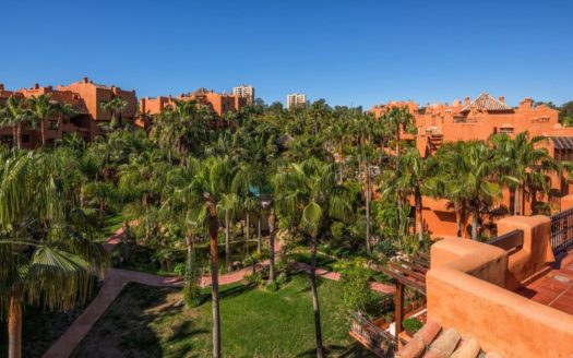 Apartamento de 3 dormitorios en Nueva Andalucia