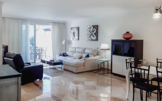 Apartamento de 2 dormitorios en  Benahavis