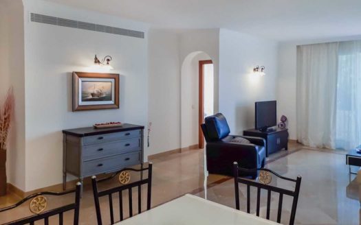 Apartamento de 2 dormitorios en  Benahavis