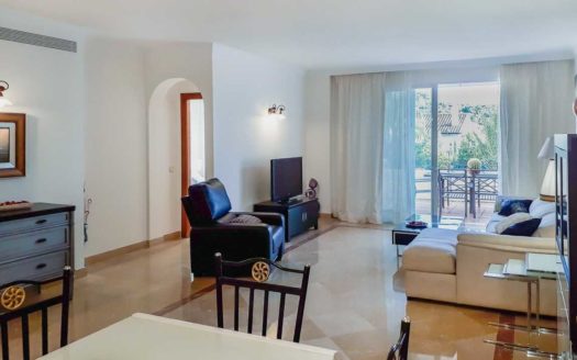 Apartamento de 2 dormitorios en  Benahavis