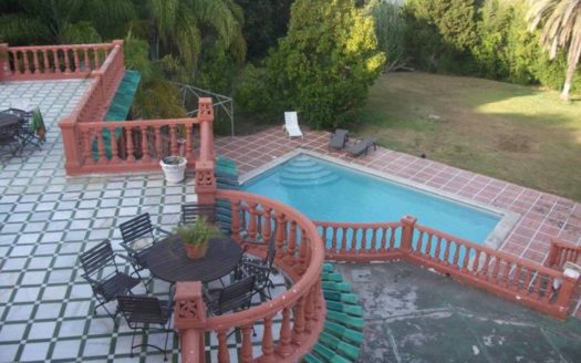 Villa de 8 dormitorios en Milla de Oro