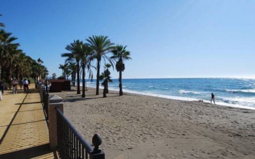 Villa de 8 dormitorios en Milla de Oro