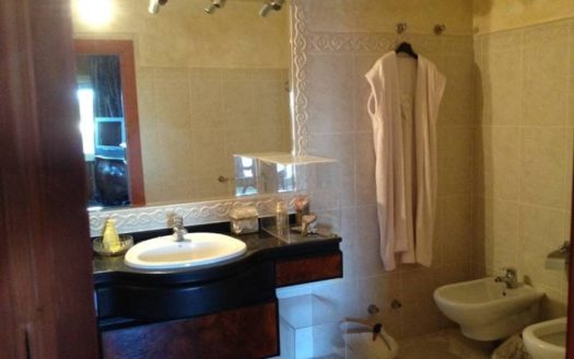 Villa de 8 dormitorios en Milla de Oro